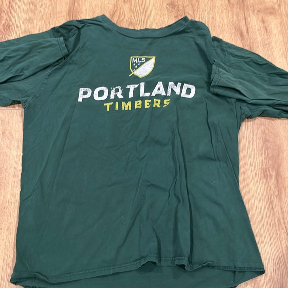 Portland Timbers L/S Tee
Color Green
Size Large